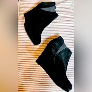 Jessica Simpson wedge black suede heels